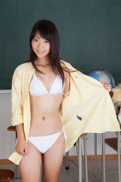 小莹客厅激情38章至50章一区